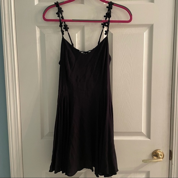 SOLD Black daisy strap skater dress - Picture 4 of 7
